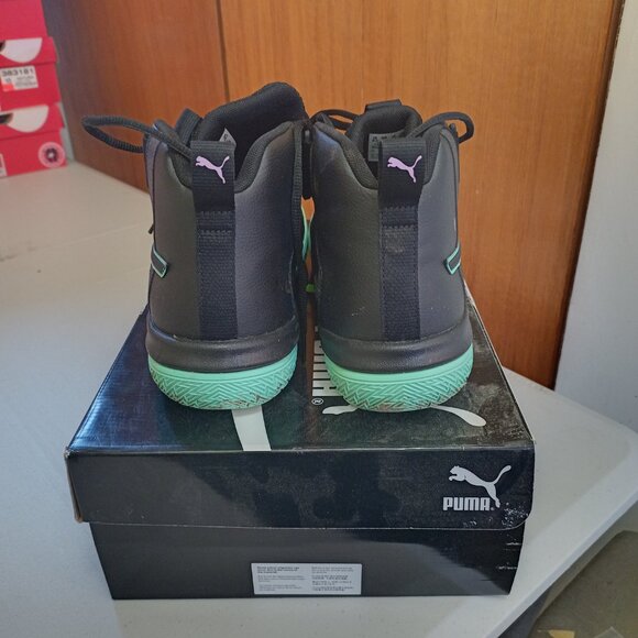 Size 10.5 - Puma Legacy Dark Mode og box worn once - Picture 10 of 11